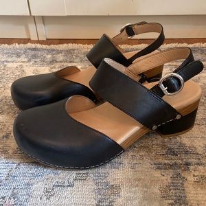 Dansko Mary Jane Clogs sz 38